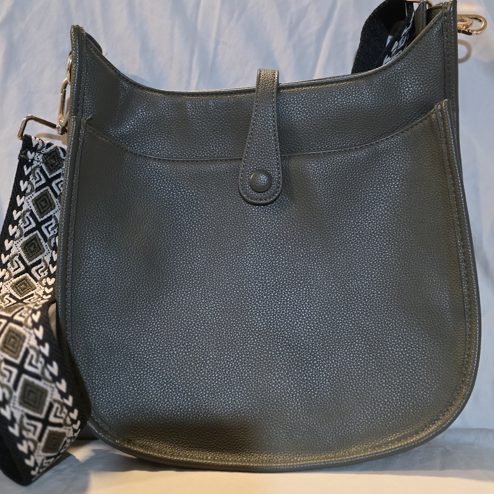 Chic Olive Shoulder Bag With Patterned Strap - image 2